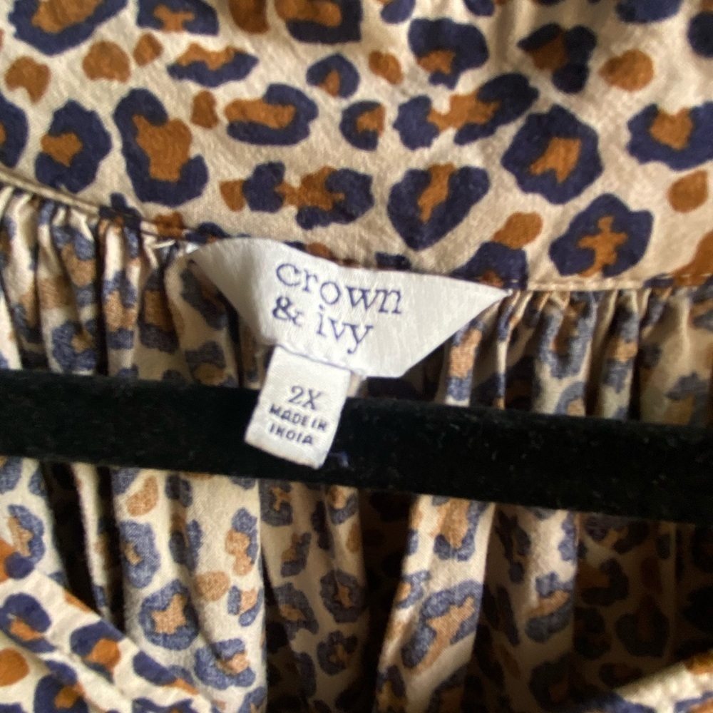 Crown & Ivy 2X Womens Navy And Brown Animal Print Long Sleeve Blouse Neck Tie - Picture 2 of 6
